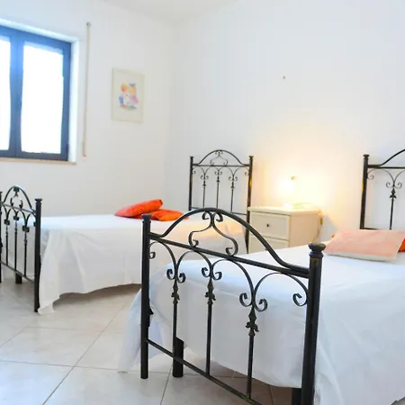 Il Trullo Di Pina A 2 Minuti Da Spiaggia Sabbiosa 度假居 Serranova