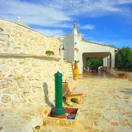 Il Trullo Di Pina A 2 Minuti Da Spiaggia Sabbiosa