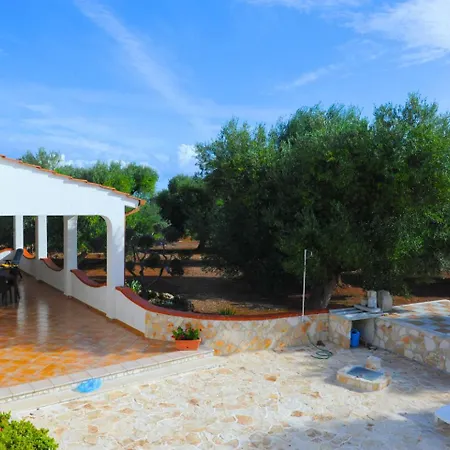 Semesterbostad Il Trullo Di Pina A 2 Minuti Da Sabbiosa