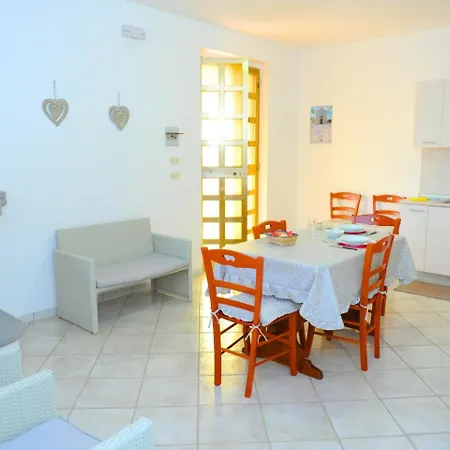 Il Trullo Di Pina A 2 Minuti Da Sabbiosa Semesterbostad Serranova